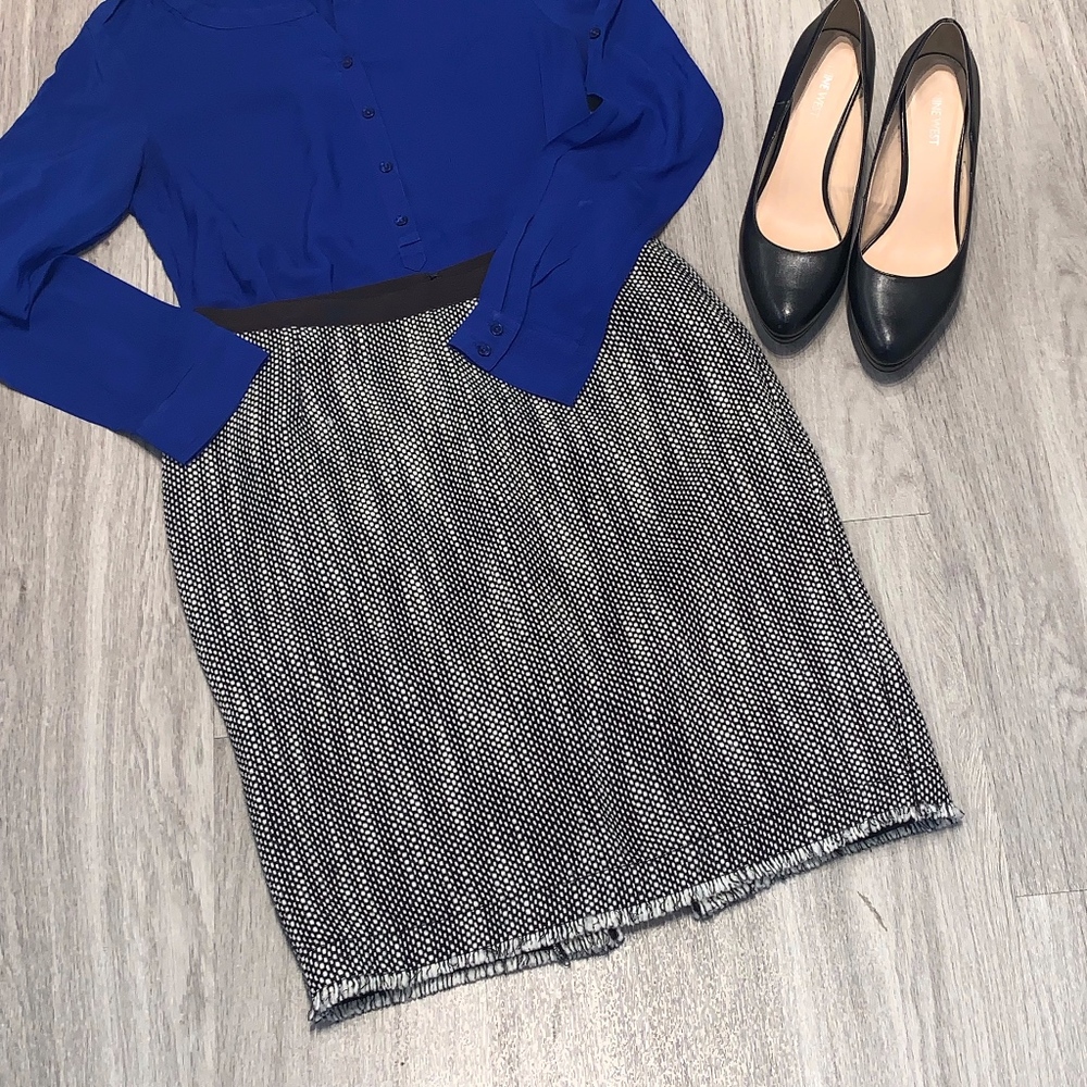 The Limited Lined Pencil Skirt